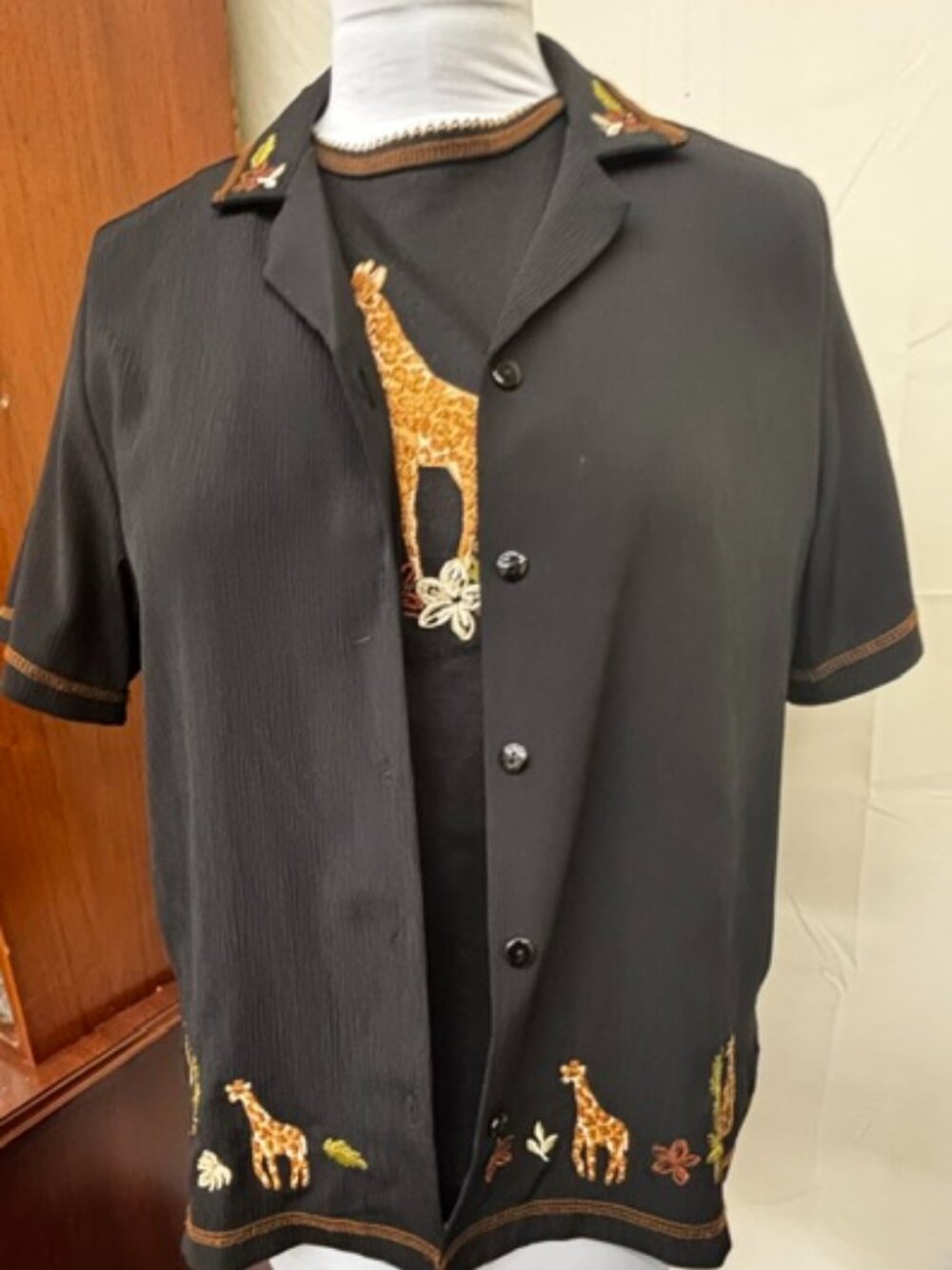 Vintage Bon Worth black shirt with Embroidered giraffe motifs & Cardigan